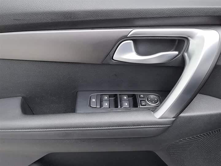 Kia Sportage — фото 9