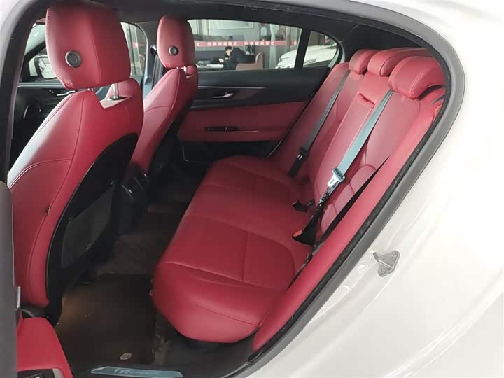 Jaguar XEL 2021 2.0 T 250 PS R-DYNAMIC S — фото 17