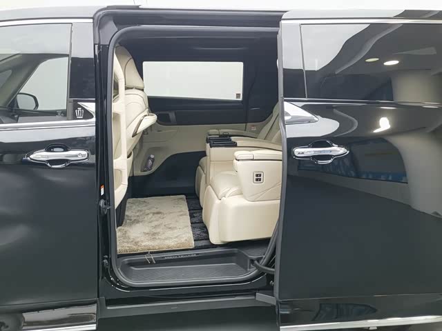 Toyota Vellfire — фото 6