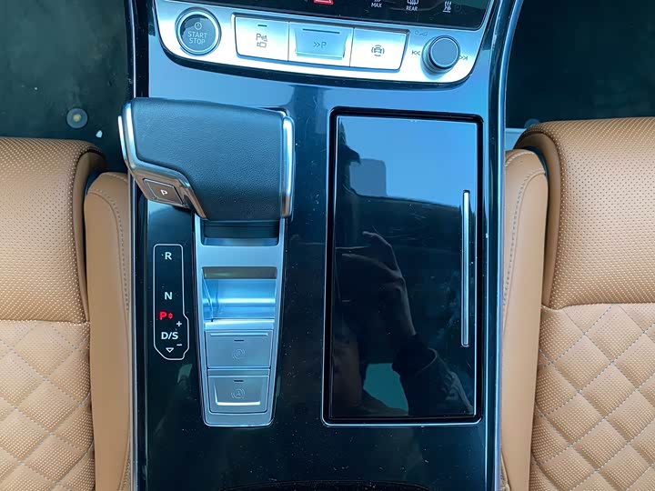 Audi A8 2024 A 8 L 50 TFSI quattro — фото 16