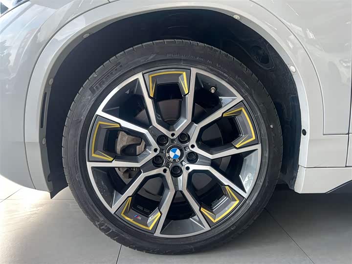 BMW X2 2023 x Drive 25i — фото 11