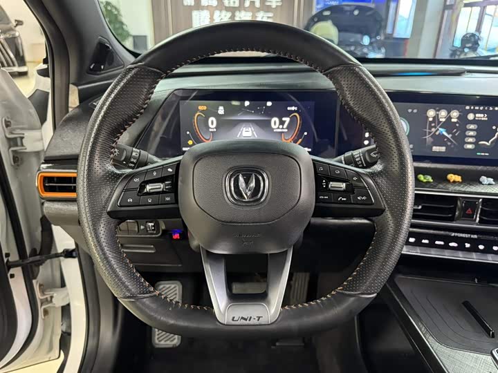 Changan UNI-T 2022 2.0 T — фото 16
