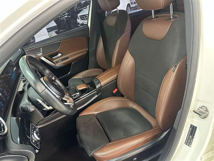 Mercedes-Benz A-Class 2019 A 200 L — фото 18