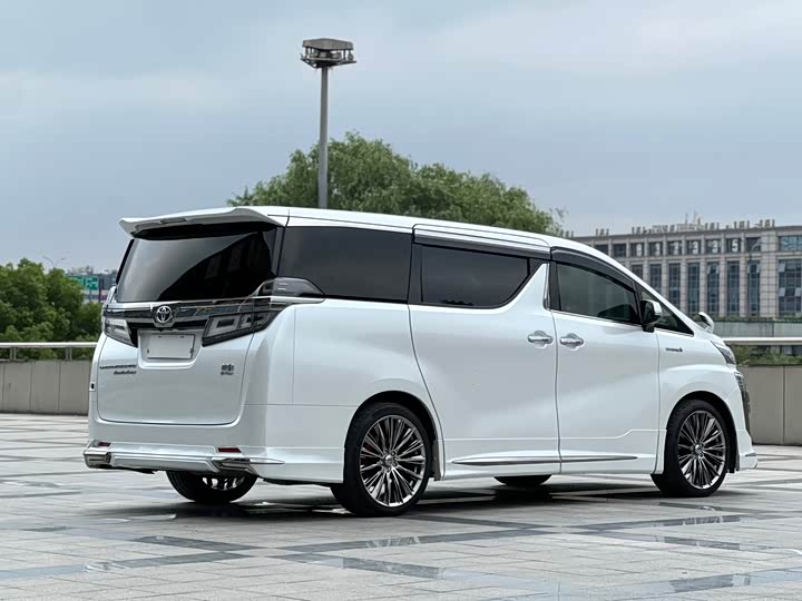 Toyota Vellfire — фото 5