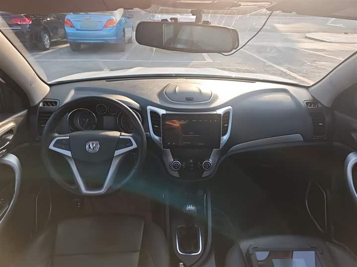 Changan CS35 2016 1.6 L MTLuxury IV — фото 10