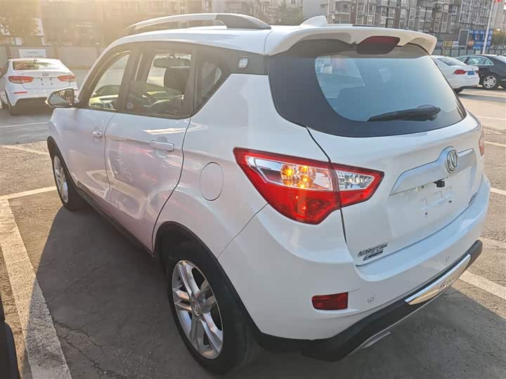 Changan CS35 2016 1.6 L MTLuxury IV — фото 5