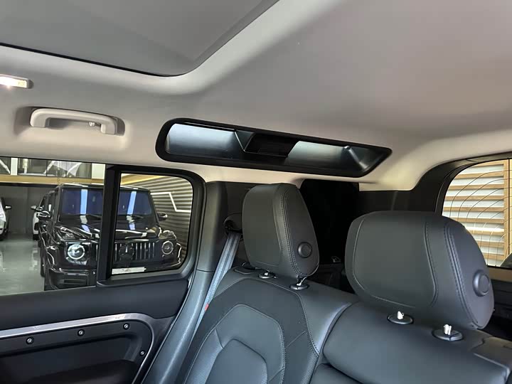 Land Rover Defender — фото 18