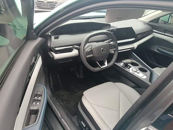 Changan UNI-V 2023 i DD 1.5 T 113km — фото 16
