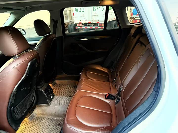BMW X1 2016 x Drive 20 Li Luxury — фото 8
