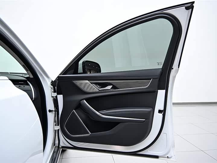 Jaguar XFL 2023 XFL 2.0 T P 200 2 WD — фото 20