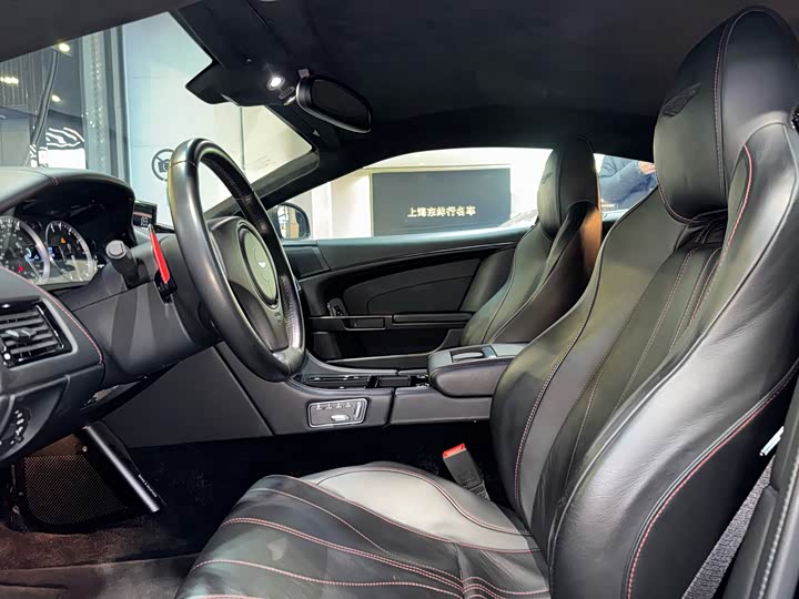 Aston Martin DB 9 2014 6.0 L Carbon Black Coupe — фото 8