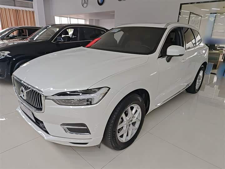 Volvo XC60 2021 T 5 4 WD — фото 2