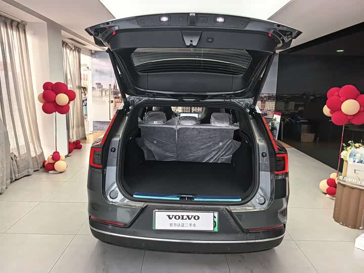 Volvo XC70 Hybrid 2026 4 WD Core — фото 14