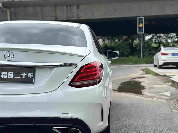 Mercedes-Benz C-Class C 200 спорт — фото 11