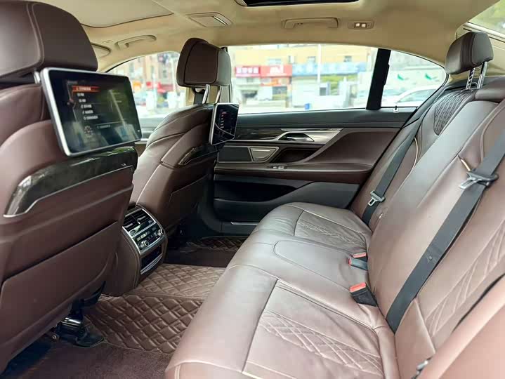BMW 7-Series 2016 740 Li Leading — фото 6