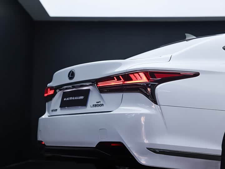 Lexus LS 2018 500h F SPORT V — фото 26