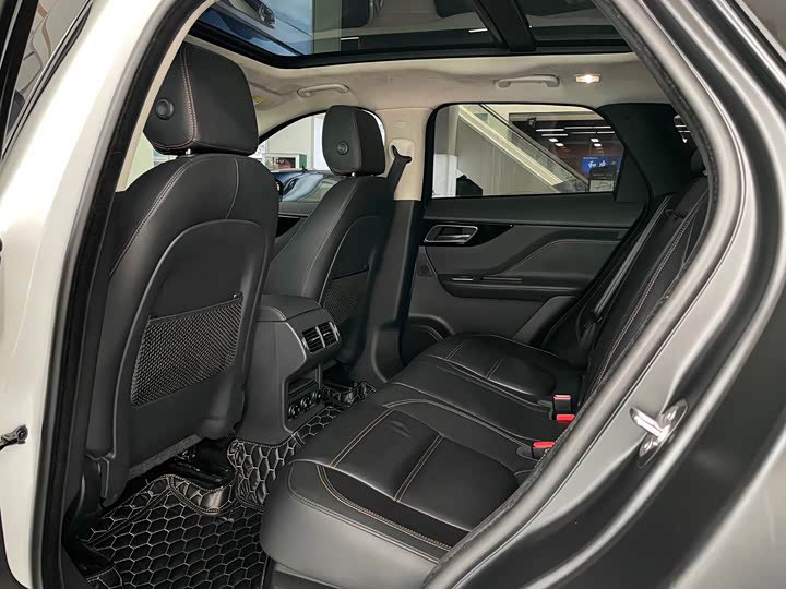 Jaguar F-PACE 2019 2.0 T 4 WD — фото 8