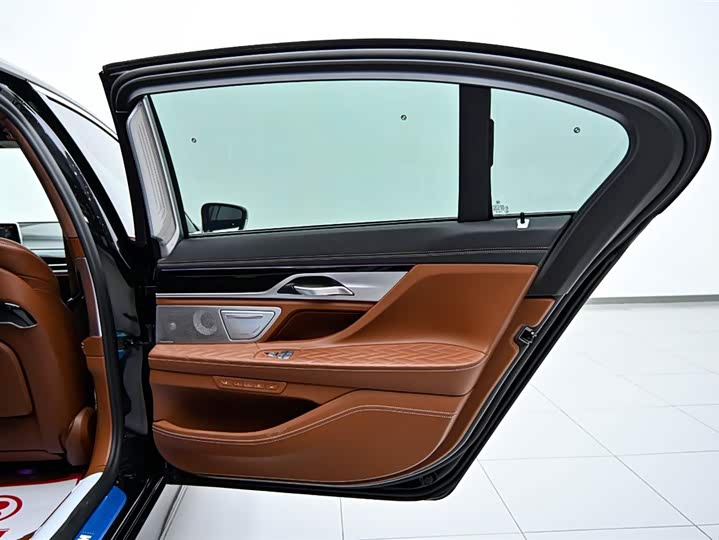 BMW 7-Series 2019 740 Li x Drive M — фото 22