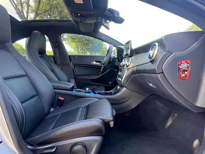 Mercedes-Benz CLA 2016 CLA 200 — фото 13