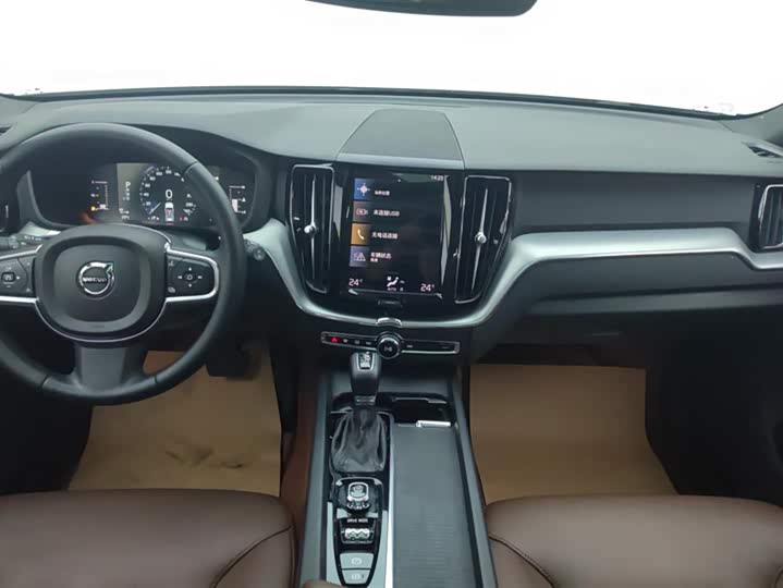 Volvo XC60 2021 T 5 4 WD — фото 12