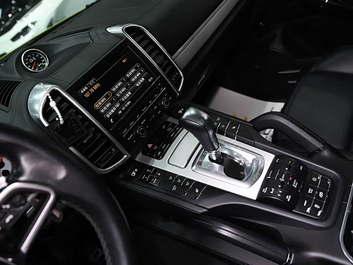 Porsche Cayenne 2015 Cayenne GTS 3.6 T — фото 11