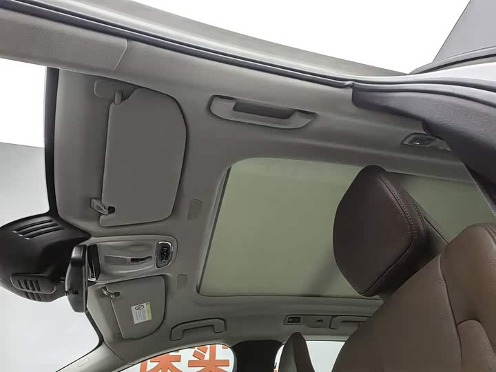 Volvo XC60 T5 полный привод V — фото 14