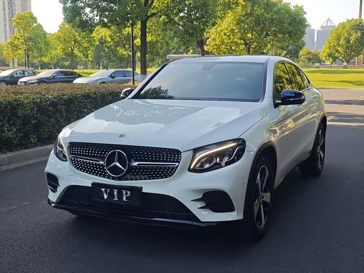 Mercedes-Benz GLC 2017 GLC 200 4 MATIC SUV — фото 1