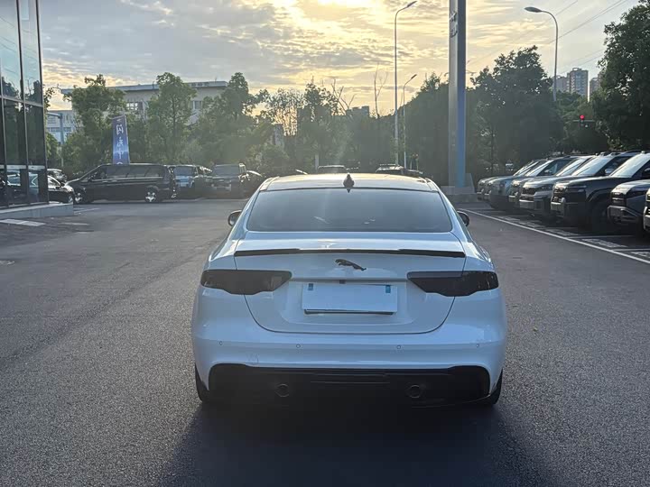 Jaguar XEL 2021 2.0 T 200 PS R-DYNAMIC — фото 11