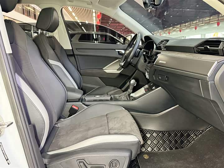 Audi Q3 2023 35 TFSI (1.5 T) — фото 20