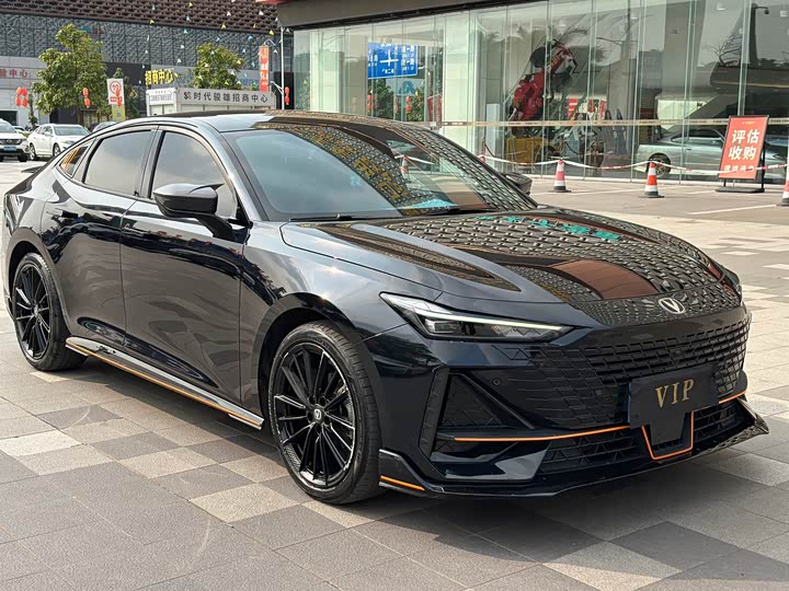 Changan UNI-V 2023 1.5 T — фото 3