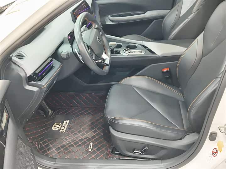 Changan UNI-V 2022 1.5 T Premium — фото 11