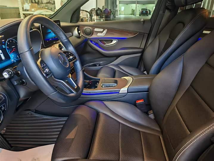 Mercedes-Benz GLC 2021 GLC 260 L 4 MATIC Luxury — фото 16