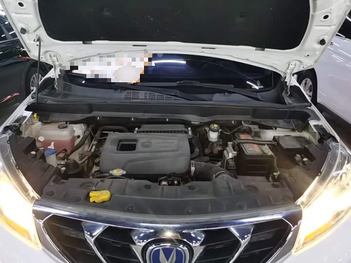 Changan CS15 2016 1.5 L AT — фото 13