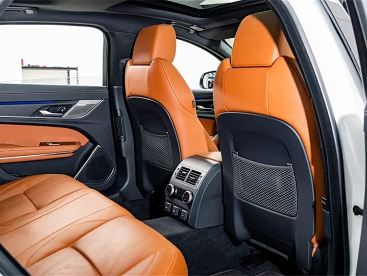 Jaguar XFL 2024 2.0 T P 300 4 WD — фото 24
