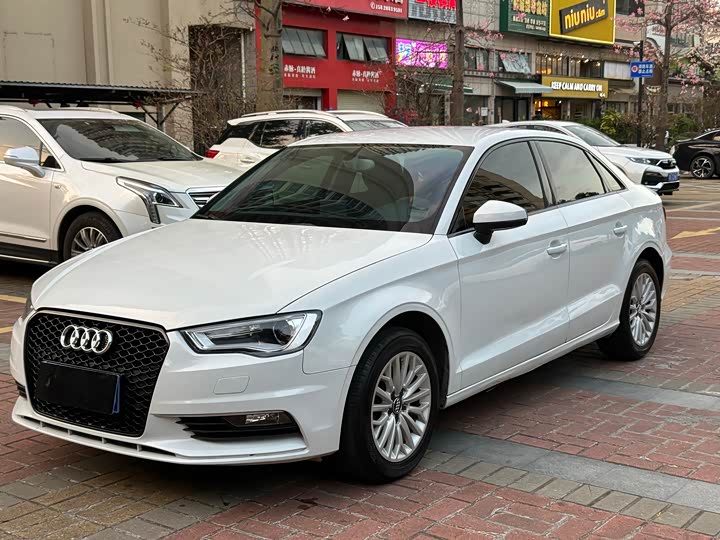 Audi A3 2015 Limousine 35 TFSI MT — фото 2