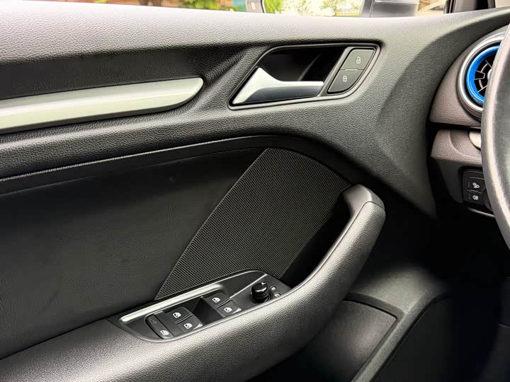 Audi A3 2019 Limousine 35 TFSI VI — фото 10