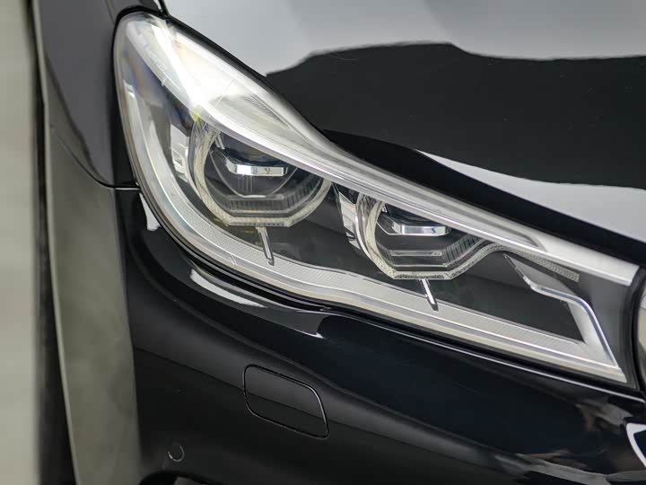 BMW 7-Series 2016 740 Li Leading — фото 9