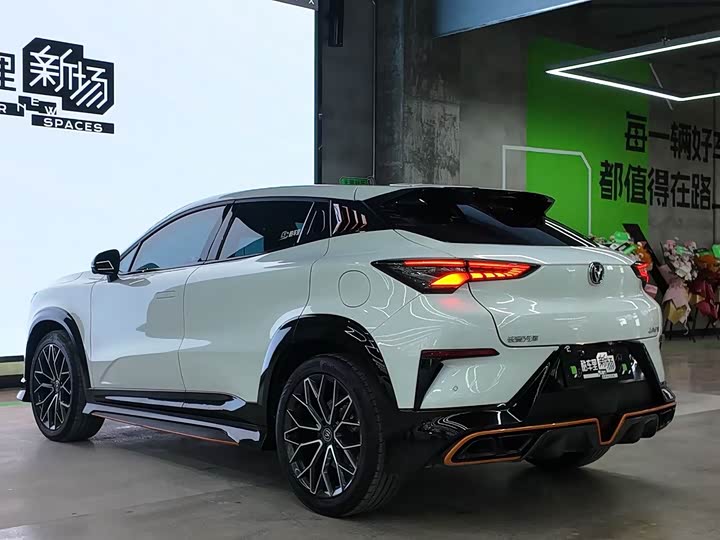 Changan UNI-T 2022 1.5 T Premium — фото 6