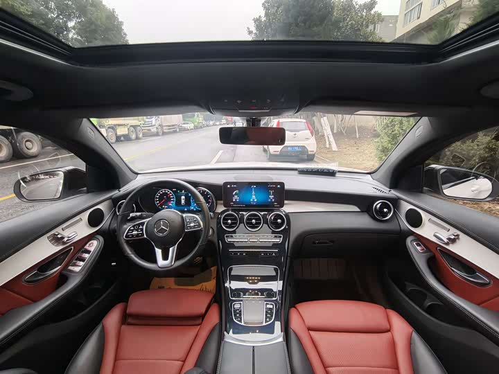 Mercedes-Benz GLC 2022 GLC 260 4 MATIC SUV — фото 9