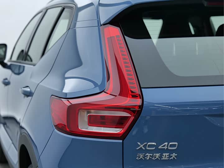 Volvo XC40 2024 B 3 — фото 10