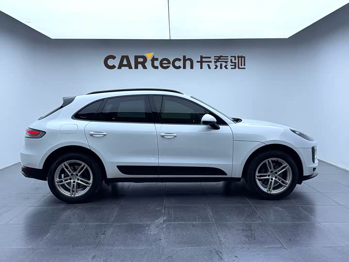 Porsche Macan 2020 Macan 2.0 T — фото 4