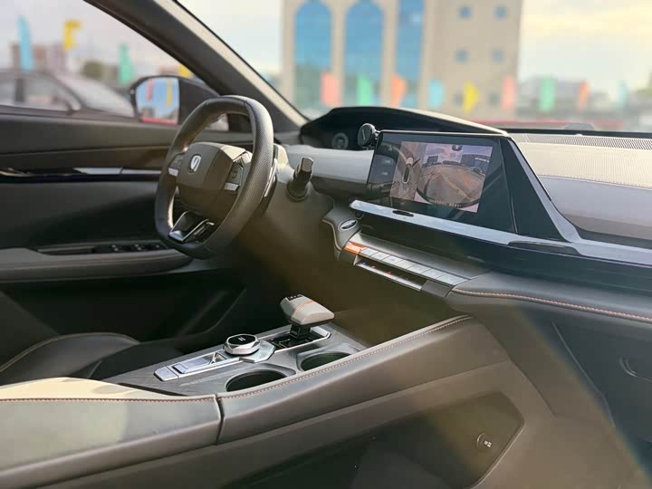 Changan UNI-V 2022 1.5 T Premium — фото 14