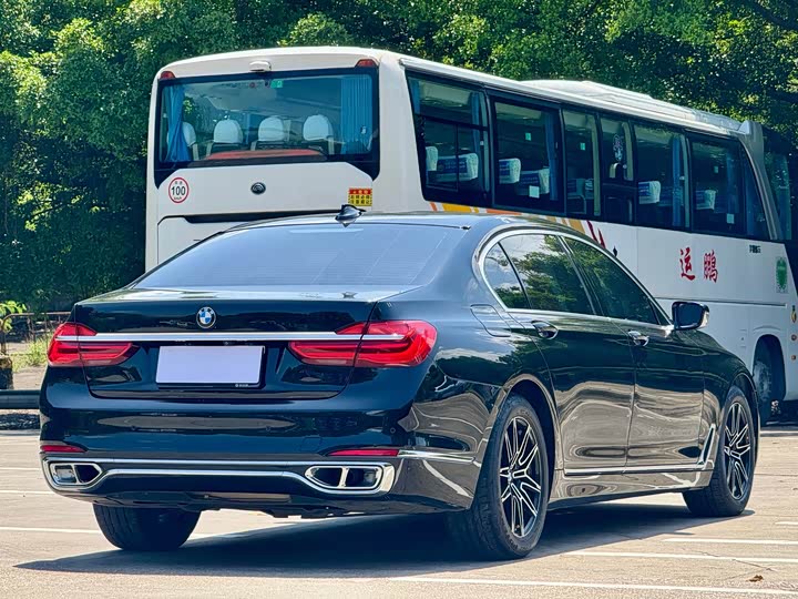 BMW 7 Series 730Li люкс — фото 20