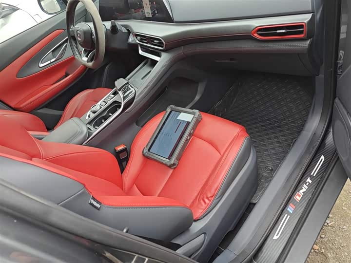 Changan UNI-T 2020 1.5 T Premium — фото 24