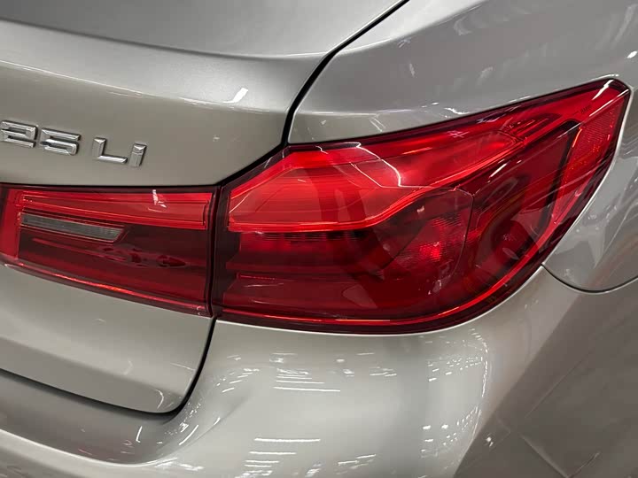 BMW 5 Series 525Li люкс-пакет — фото 7