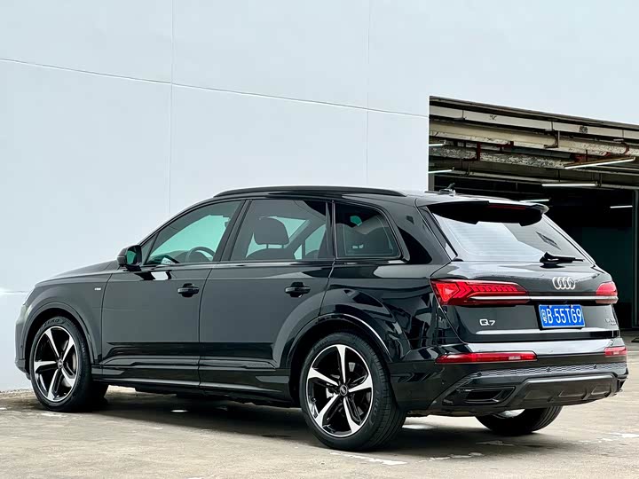 Audi Q7 2023 55 TFSI quattro S line Sport — фото 18