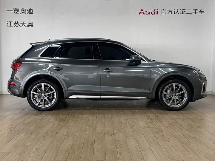 Audi Q5L 2022 40 T — фото 3