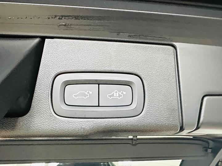 Volvo XC60 Hybrid 2025 Hybrid 4 WD — фото 16