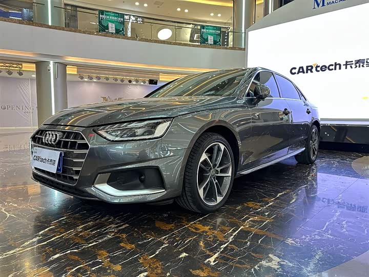 Audi A4L 2020 40 TFSI — фото 1