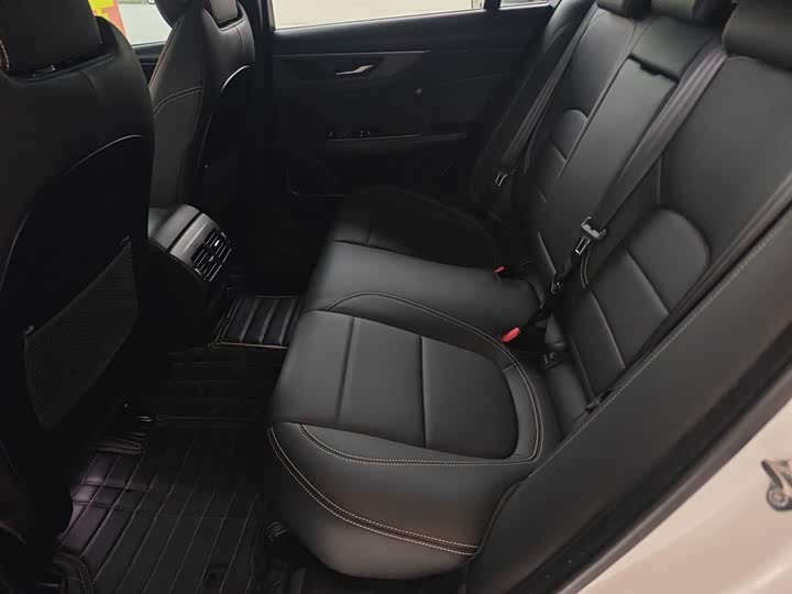 Jaguar XEL 2020 2.0 T 200 PS R-DYNAMIC S — фото 13